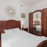 Rynek Nowego Miasta 27 By Nyx Apart